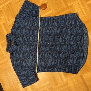 Blade & blue waves pattern short sleeve button up